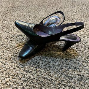 Liz Claiborne Flex Heels - Size 6W